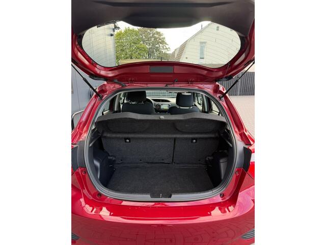 Toyota YARIS 1.5 Hybrid Bi-Tone AUT / Camera, Navi, Bluetooth, LM velgen