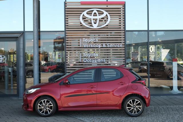 Toyota YARIS 1.5 VVT-i TeamNL Handgeschakeld | Apple Carplay & Android Auto | Smart Entry met startknop | 16" lichtmetalen velgen 'machined' | 7" digital dashboard 'binocular' | Portierinleg 'felt' | Ramen, elek