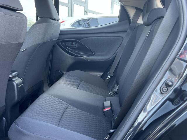 Toyota YARIS 1.5 Hybrid Business Plus Navigatie Camera Clima Led Koplampen Lm Velgen Dab ACC Keyless NL Auto Dynamic
