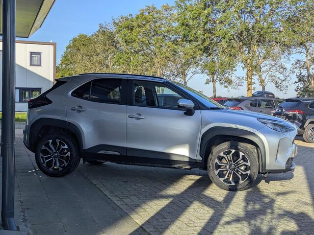 Toyota YARIS Cross 1.5 Hybrid 115 Dynamic Plus | Stoel- stuurverwarming | Keyless | Camera | ACC | 10,5" Multimedia – foto 4