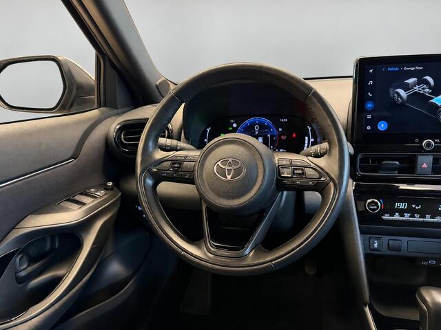 Toyota YARIS Cross 1.5 HYBRID DYNAMIC SILVERLINE GARANTIE 2035 NAVIGATIE . STUUR EN STOEL VERWARMING . ADAPTIEVE CRUICE CONTROL .
