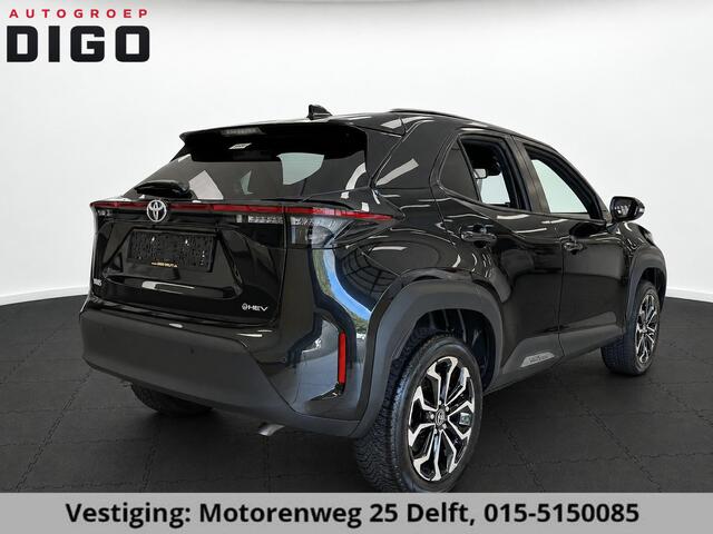 Toyota YARIS Cross 1.5 HYBRID DYNAMIC LUXURY BLACKSTYLE GARANTIE2035! NAVIGATIE . STUUR EN STOEL VERWARMING . PARKEERSENSOREN VOOR & ACHTER .