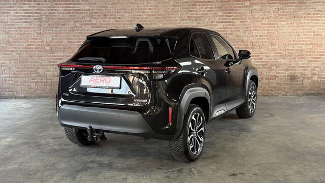 Toyota YARIS Cross 1.5 Hybrid 115 Team D. Winter pakket / Safety Pakket / Afn. Trekhaak / Marter Afweer ( Toyota) / CarPlay Wireless /Camera / PDC voor en achter