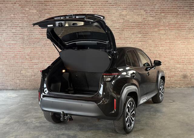Toyota YARIS Cross 1.5 Hybrid 115 Team D. Winter pakket / Safety Pakket / Afn. Trekhaak / Marter Afweer ( Toyota) / CarPlay Wireless /Camera / PDC voor en achter