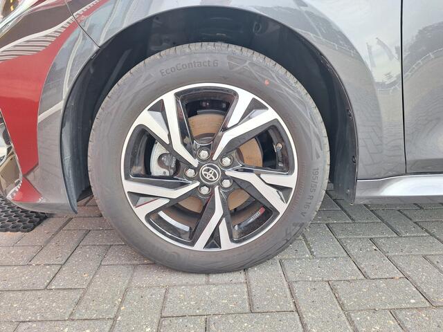 Toyota YARIS 1.5 Hybrid Dynamic Limited met stoel- en stuurverwarming