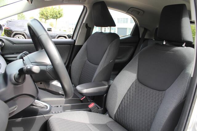 Toyota YARIS 1.5 Hybrid Dynamic | Rijklaar | Afn. Trekhaak | Apple/Android | Navi | DAB+ | Keyless | Allseason banden