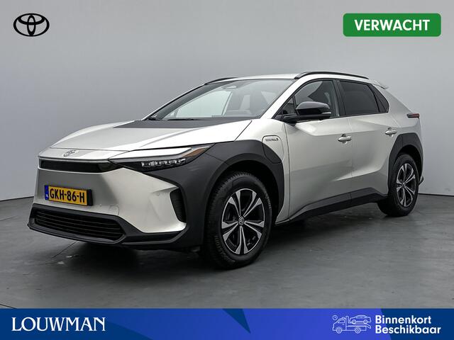 Toyota bZ4X Dynamic 71 kWh | Parkeersensoren | Trekhaak | Dodehoek Ass. | Stoel en stuurwiel verwarmd | Navigatie | 360 Camera |