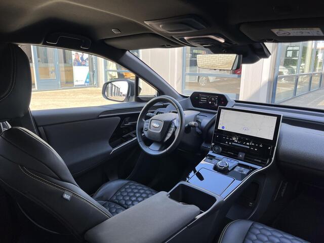 Toyota bZ4X 71 kWh | NL Auto/1e Eig./Voll.Historie/AWD/Leder/Navi/Adapt.Cruise/Clima/Apple CarPlay-Android Auto