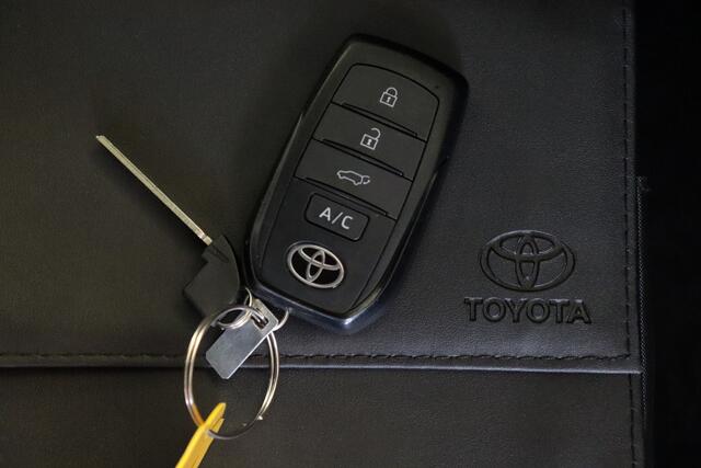 Toyota bZ4X 3-FASE LADEN Dynamic AWD 71 kWh | NAVI | 360-CAMERA | ADAP CRUISE | ELEKTR KLEP+STOEL | LANE-ASSIST |