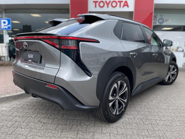 Toyota bZ4X Dynamic 71 kWh | 3 FASE | 360 graden camera | Stuur + Stoelverwa