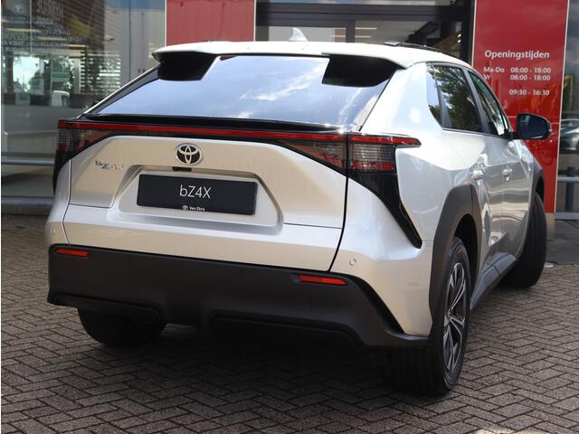Toyota bZ4X Dynamic 71 kWh, BSM, 360graden camera Direct leverbaar! ¤. 1980,- van Ekris Voorraadvoordeel !