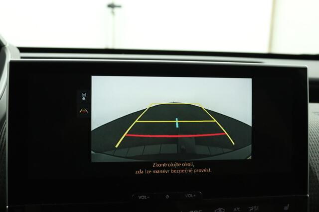 Toyota bZ4X Business Plus 71 kWh | 360 Camera | Dodehoek detectie | Parkeer sensoren voor + achter | Electrische achterklep | Stoelverwarming | Stuurverwarming | Trekhaak |