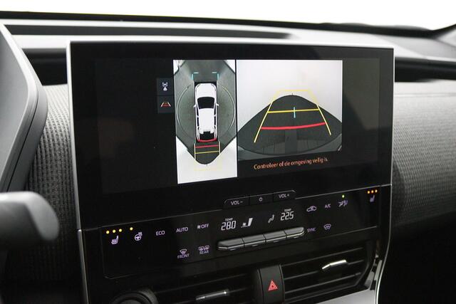 Toyota bZ4X Business Plus 71 kWh | Navigatie | 360 graden camera | Parkeersensoren en camera |