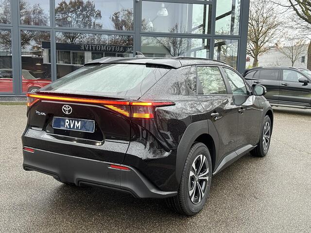 Toyota bZ4X Comfort 71 kWh 3 FASE| NIEUWE AUTO!!| 10 JAAR VOLLEDIGE FABRIEKSGARANTIE TOYOTA!| WARMTEPOMP| ADAPTIVE CRUISE| ACHTERUITRIJ CAMERA|