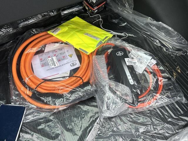 Toyota bZ4X Active 71 kWh 3 FASE| NIEUWE AUTO!!| 10 JAAR VOLLEDIGE FABRIEKSGARANTIE TOYOTA!| WARMTEPOMP| ADAPTIVE CRUISE| ACHTERUITRIJ CAMERA|