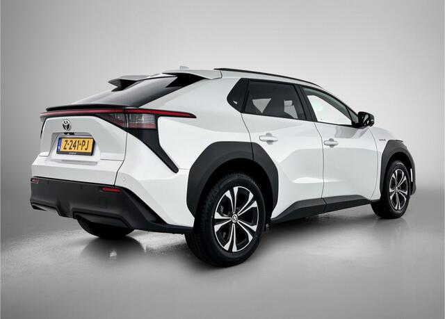 Toyota bZ4X Dynamic 71 kWh | NL-Auto | Stoelverwarming | Navigatie | Apple Carplay / Android Auto |