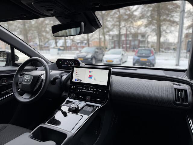 Toyota bZ4X Dynamic 71 kWh | GEEN AFLEVERKOSTEN | 360 Camera, Parkeersensoren, Elektrische achterklep