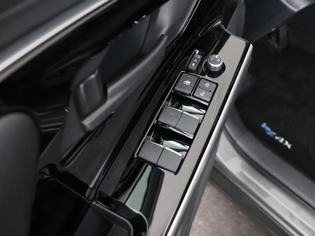 Toyota bZ4X Dynamic 71 kWh Bi-Tone + Panoramisch dak