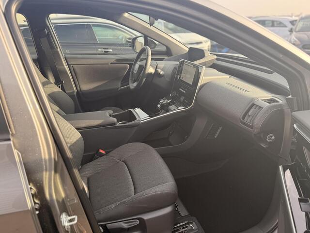 Toyota bZ4X Active 71 kWh Speciale PRIJS !! Nieuw 3km 27 maart 2025 incl: AppleCarplay / AndroidAuto, Parkeerhulpcamera, Climate control, Adaptieve cruise control