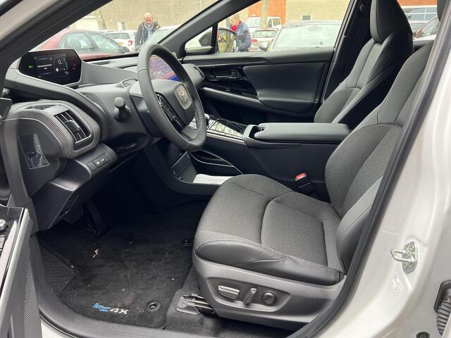 Toyota bZ4X Dynamic 71 kWh Bi-Tone | Panoramadak ¤ 7.500,- voordeel!!!