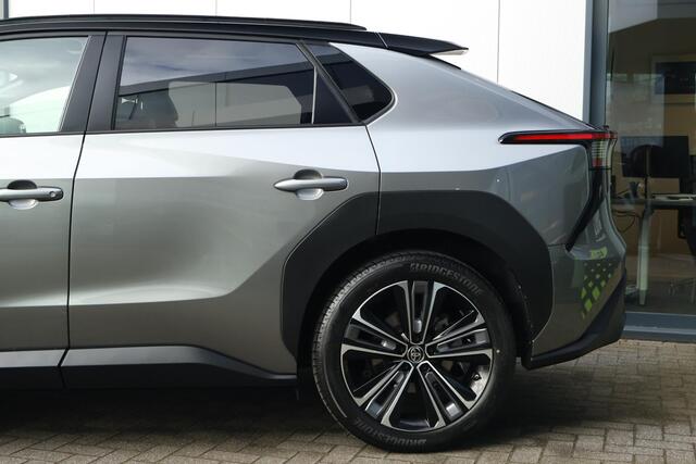 Toyota bZ4X Premium 71 kWh / SoH 97% / Pano / Stuurwiel verwarming