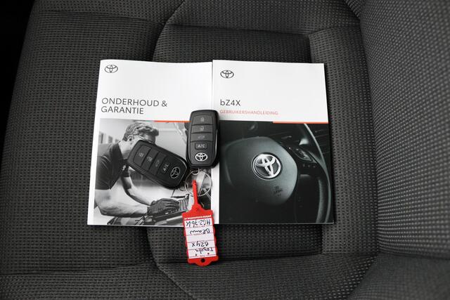 Toyota bZ4X Business Plus 71 kWh | Navigatie | 360 graden camera | Parkeersensoren en camera |