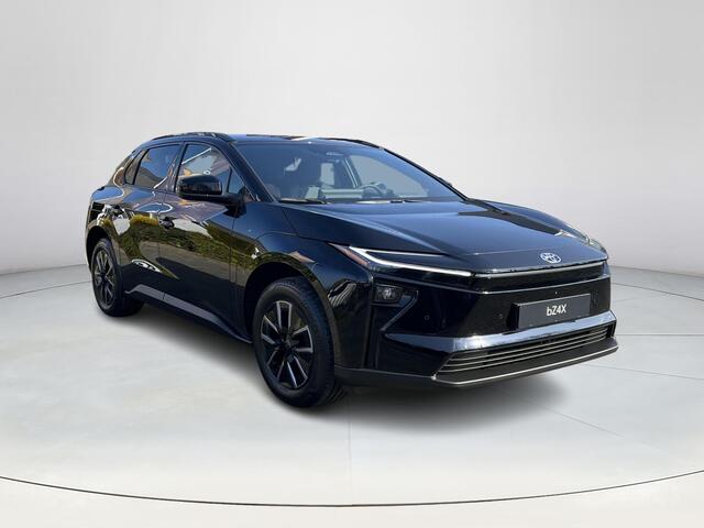 Toyota bZ4X Dynamic 73 kWh | Attitude black | Nieuw uit voorraad leverbaar |