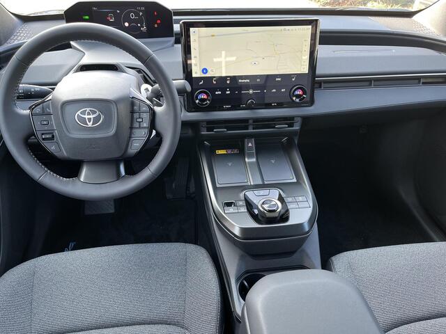 Toyota bZ4X Dynamic 73 kWh | Attitude black | Nieuw uit voorraad leverbaar |