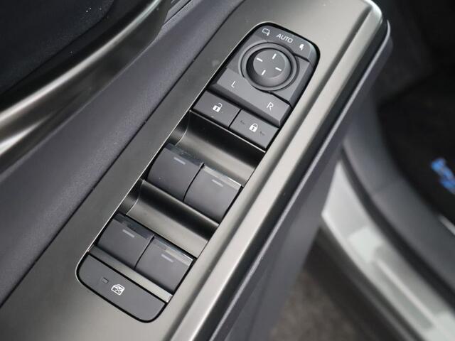 Toyota bZ4X Dynamic 73 kWh | Navigatie | PDC | ACC | Stoel en Stuurverwarming |