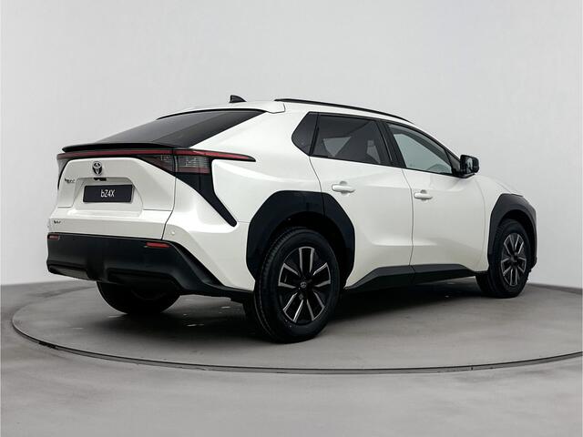 Toyota bZ4X Dynamic 73 kWh | Apple Carplay & Android Auto | Parkeercamera | * | Direct leverbaar |