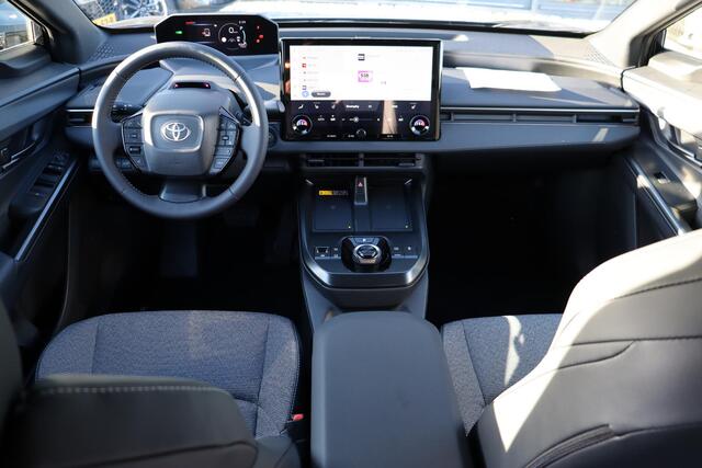 Toyota bZ4X Dynamic 73,1 kWh, 360 camera, Nieuw, in mei leverbaar met ¤2000,- inruilpremie!!