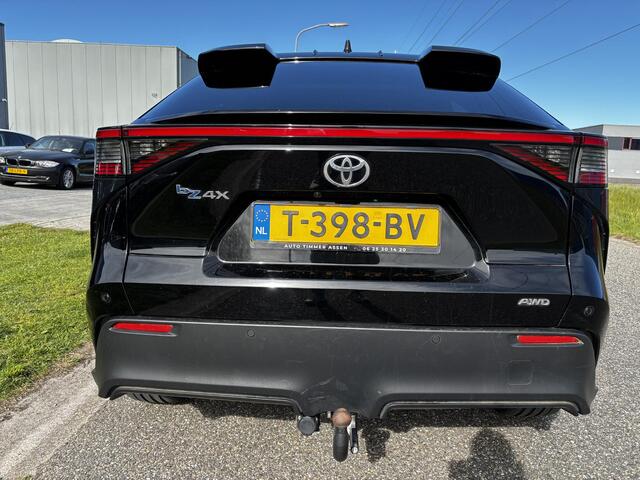 Toyota bZ4X Premium 4WD 71 kWh 3 FASE MEEST LUXE 4WD ALLE OPTIES!!!! TREKHAAK! ORG NL EERSTE EIGENAAR BTW!!!