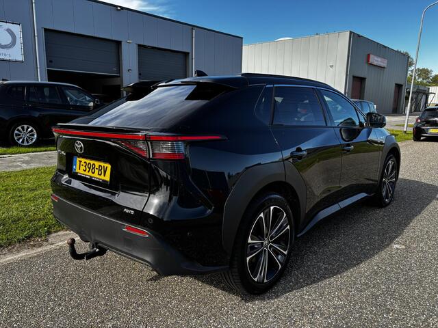 Toyota bZ4X Premium 4WD 71 kWh 3 FASE MEEST LUXE 4WD ALLE OPTIES!!!! TREKHAAK! ORG NL EERSTE EIGENAAR BTW!!!