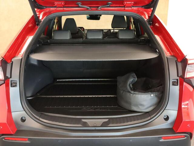 Toyota bZ4X Dynamic 71 kWh - ORIGINEEL NEDERLANDSE AUTO - ELEKTRISCHE ACHTERKLEP - KEYLESS ENTRY/START - PARKEERSENSOREN VOOR/ACHTER - APPLE CARPLAY/ANDROID AUTO - 3 FASE LADEN - CRUISE CONTROL ADAPTIEF - CLIMATE CONTROL - VOORSTOELEN VERWARMD - STUURWIEL VERWARMD -