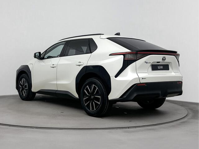 Toyota bZ4X Dynamic 73 kWh | Apple Carplay & Android Auto | Parkeercamera | * | Direct leverbaar |