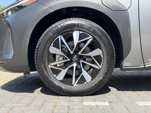 Toyota bZ4X Dynamic 71 kWh | GEEN AFLEVERKOSTEN | Incl. winterset, 360 camera, Elektrische achterklep