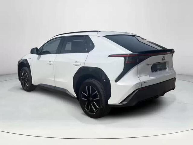 Toyota bZ4X Dynamic 73 kWh **PLATINUM PEARL WHITE/ NIEUWE AUTO/ DIRECT LEVERBAAR**