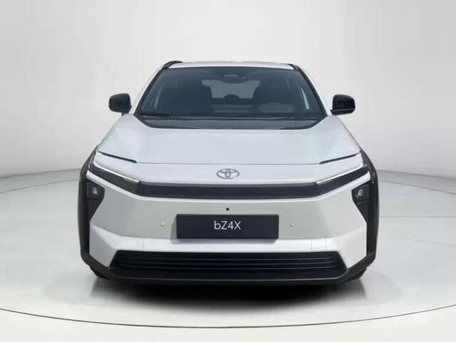 Toyota bZ4X Dynamic 73 kWh **PLATINUM PEARL WHITE/ NIEUWE AUTO/ DIRECT LEVERBAAR**