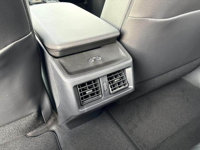 Toyota bZ4X Dynamic 73 kWh **PLATINUM PEARL WHITE/ NIEUWE AUTO/ DIRECT LEVERBAAR**