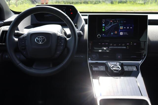 Toyota bZ4X Active 71 kWh, LED, Warmtepomp, Apple Carplay / Android Auto, Adaptieve cruise control.
