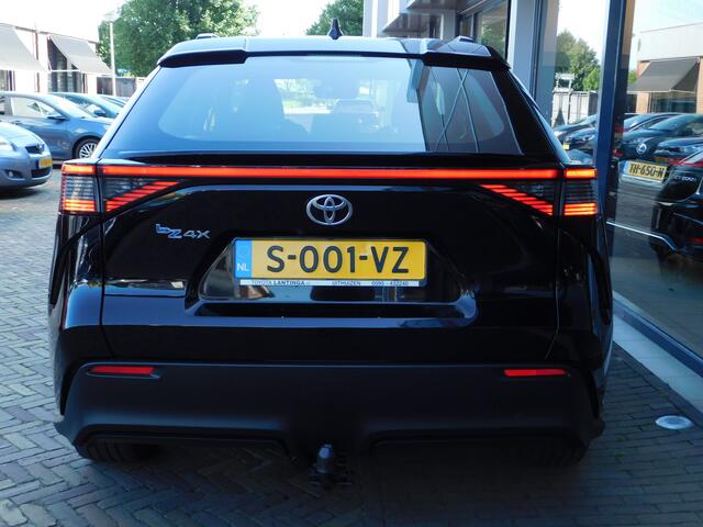 Toyota bZ4X Active 71 kWh 3-Fase | Trekhaak