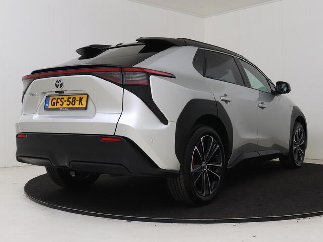 Toyota bZ4X Premium 71 kWh | Panoramadak | JBL | 360 Camera | Stoelventilatie | Stoel+stuurverwarming+achterbank | Elektrisch verstelbare stoel met geheugen | 22-07 NR -> BTW/MARGE ? NOG NIET INGEKOCHT