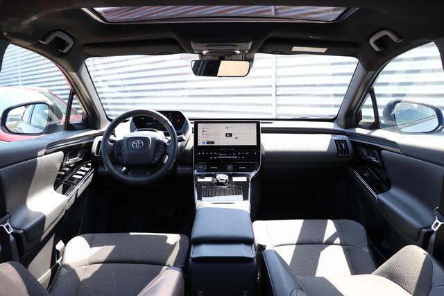Toyota bZ4X Premium 71 kWh Limited, Bi-Tone, Panodak, 360 Camera, Keyless, BSM!