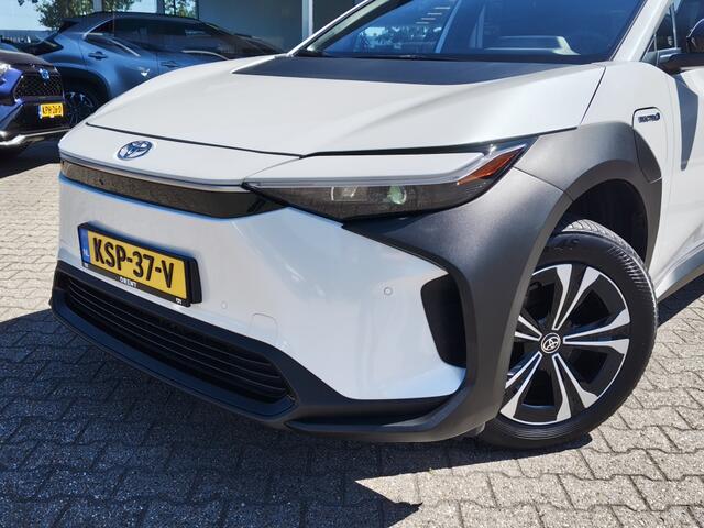 Toyota bZ4X Dynamic 71 kWh | 360 Camera | Sensoren v/a | El. Achterklep | Stoelverwarming