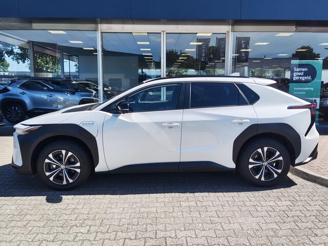 Toyota bZ4X Dynamic 71 kWh | 360 Camera | Sensoren v/a | El. Achterklep | Stoelverwarming