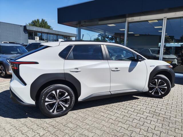 Toyota bZ4X Dynamic 71 kWh | 360 Camera | Sensoren v/a | El. Achterklep | Stoelverwarming