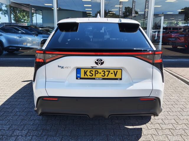 Toyota bZ4X Dynamic 71 kWh | 360 Camera | Sensoren v/a | El. Achterklep | Stoelverwarming
