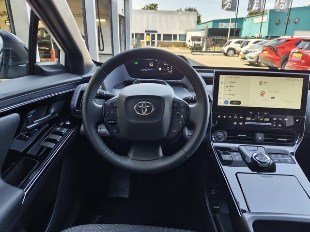 Toyota bZ4X Dynamic 71 kWh | 360 Camera | Sensoren v/a | El. Achterklep | Stoelverwarming