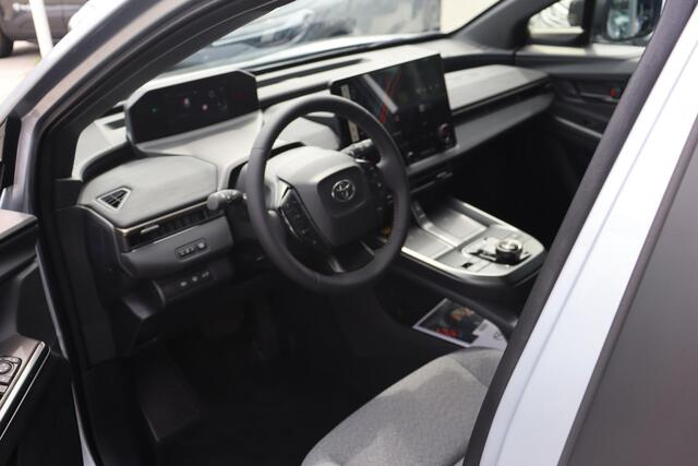 Toyota bZ4X Touring Dynamic Limited 75 kWh €3.000 Inruil Voordeel ! Stoel en stuurverwarming!
