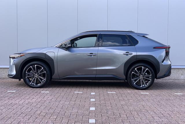 Toyota bZ4X Premium 71 kWh Trekhaak afn / Stuur en voor & achter Stoelverwarming / Stoelventilatie voor / JBL Audio / 360 Camera / Memory / Elektrische achterklep /